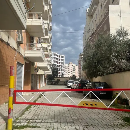 Rooftop Lungomare Apartment Vlore